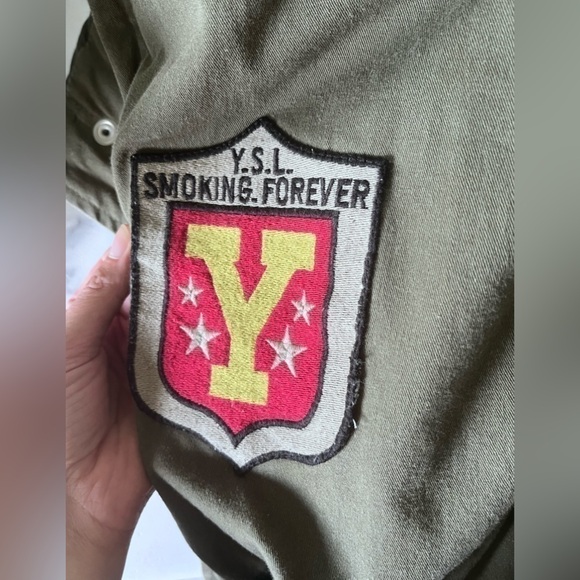 Yves Saint Laurent - Picture 3 of 12